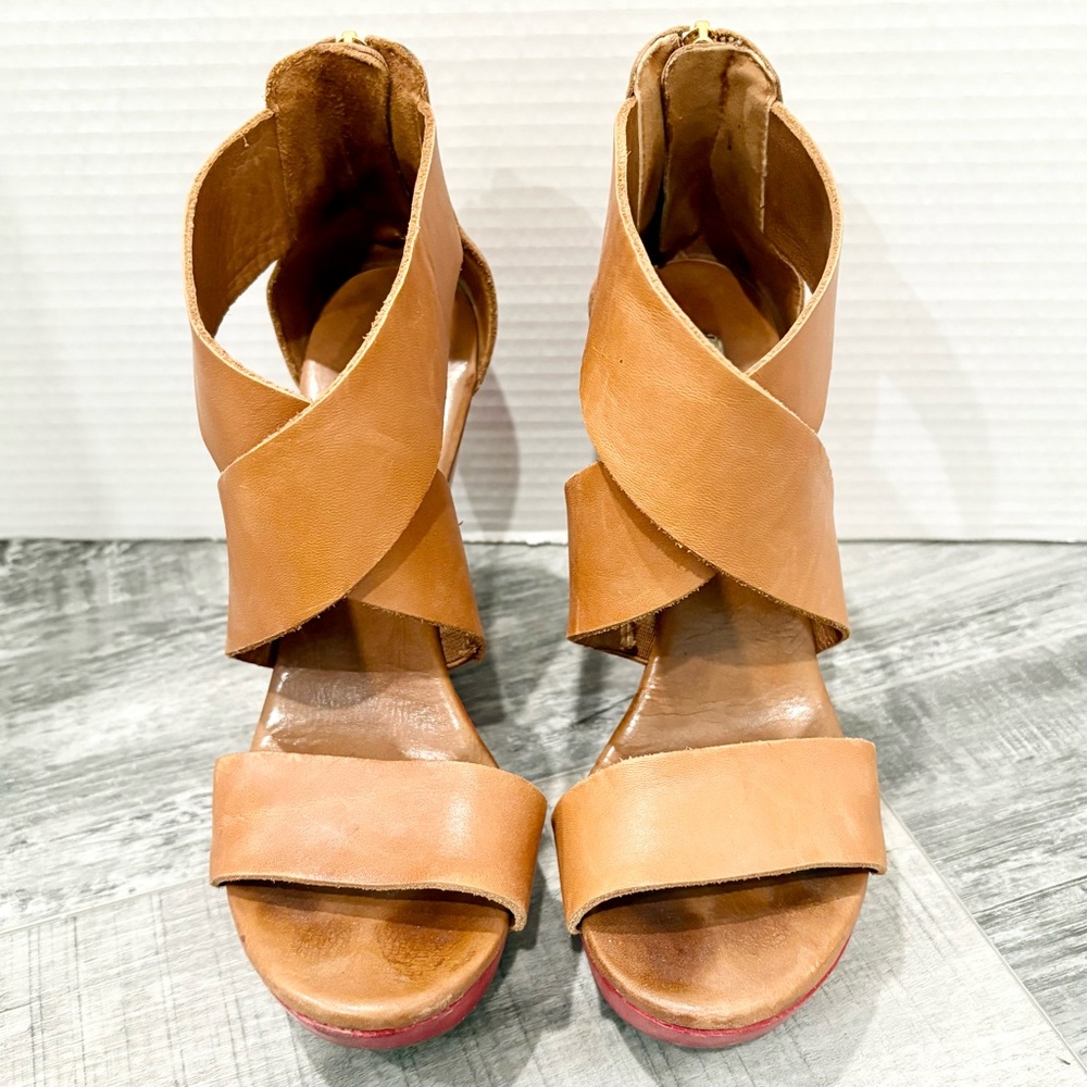 Diane Von Furstenberg Tan Heeled Sandals - size 7